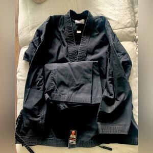 Budo karate suit Adult small with white belt